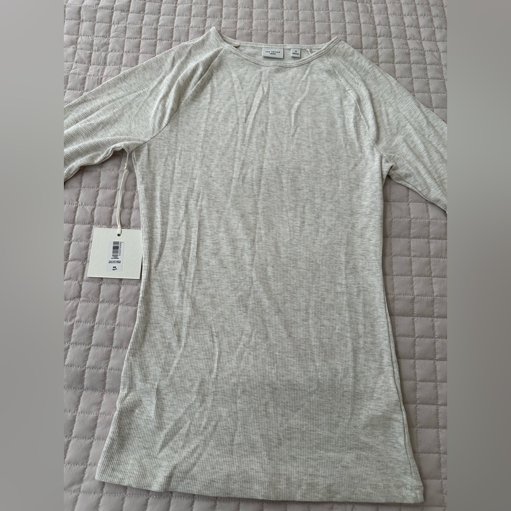 Aritzia 
Women's Gray Long Sleeve Top